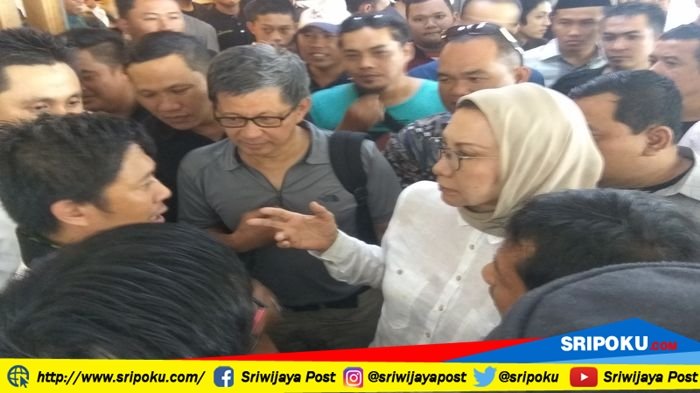 Hanya Diberi Waktu 3 Jam di Palembang, Ratna Sarumpaet dan Rocky Gerung Batal Jadi Pembicara
