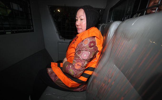 Dijenguk Putrinya, Ratu Atut Menangis