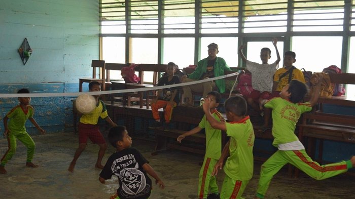 Tak Dapat Perhatian, Halaman SD Negeri 196 Palembang jadi Rawa. Begini Kondisinya Sekolahnya!