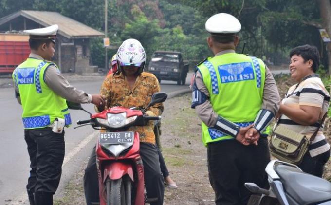 Kalau Ditilang Kita Diberikan Kertas Merah, Mengapa?