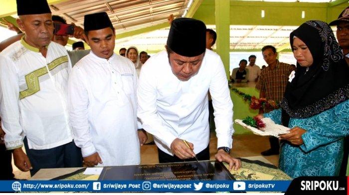Hobi Blusukan dan Mengayomi, Warga Bentayan Rindukan Sosok Gubernur Herman Deru
