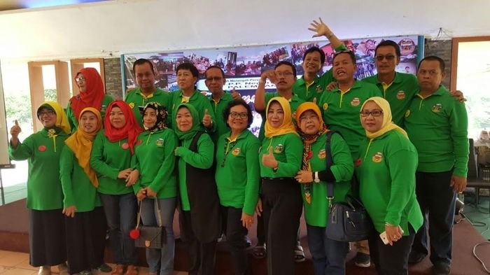 Setelah Puluhan Tahun tak Bertemu, Ini yang Terjadi Alumni SMPP 26 Palembang