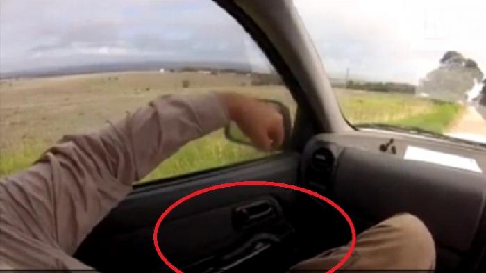 VIDEO: Ular Beracun Masuk Mobil, Reaksi Pria Ini Bikin Sungguh Menakjubkan