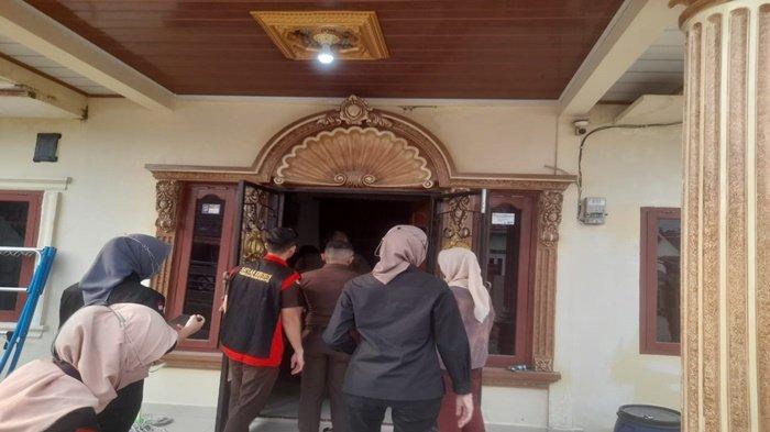 Kasus Korupsi Dana Hibah, 2 Rumah Komisioner Bawaslu OI Digeledah Kejari