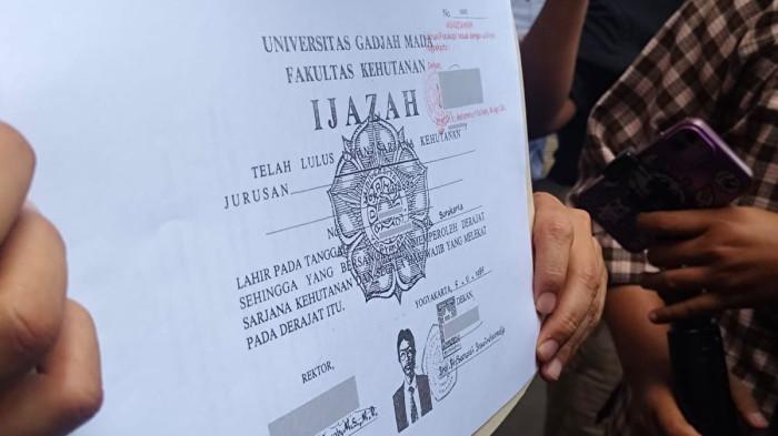 'Ini Hasil BIN, Hahaha' Roy Suryo Dapat Salinan Ijazah Jokowi yang Digunakan Saat Daftar Capres 2014