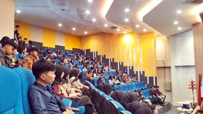 SEMINAR KEBANGSAAN - Perwakilan HIPMI menekankan peran generasi muda sebagai motor kemandirian ekonomi bangsa melalui lahirnya wirausahawan baru dan pemanfaatan peluang ekonomi kreatif serta teknologi digital.