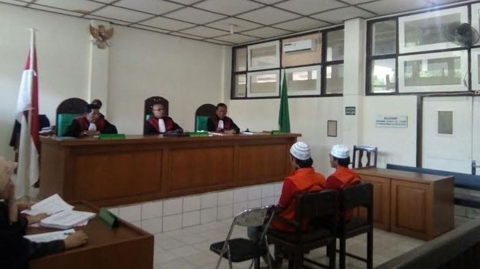 Dua Pencuri Sawit Ini Terancam Hukuman Enam Tahun Penjara