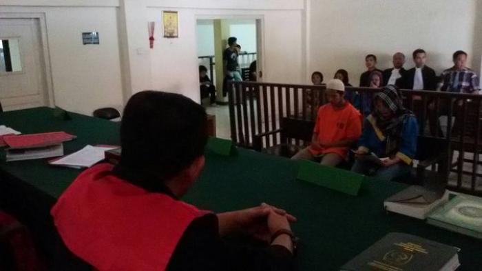 Nurhasanah Buat Uang Palsu Menggunakan Mesin Printer dan Kertas