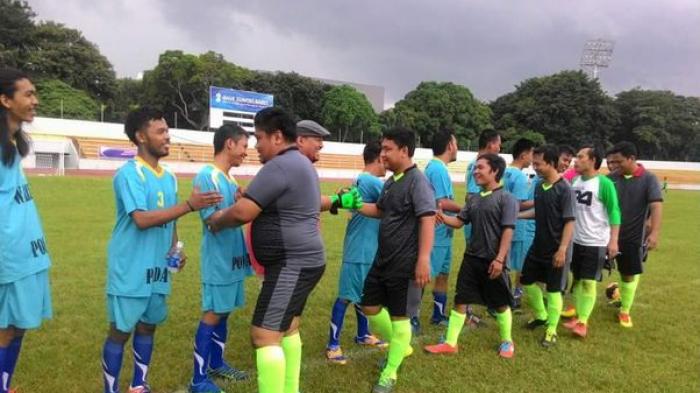 Tim Parlemen Melaju ke Semifinal