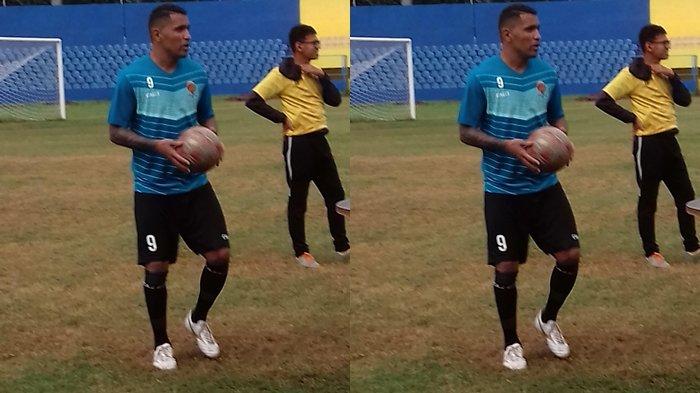 Komentar Striker Sriwijaya FC Beto Usai Cetak Gol Penalti Pada Laga Persahabatan