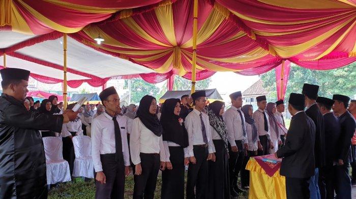 Lantik 1172 PPTPS, Ketua Bawaslu OI Sebut Pengawas TPS Ujung Tombak Keberhasilan Pemilu