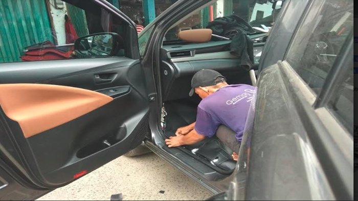 Jelang Lebaran Idul Fitri, Tempat Aksesoris Mobil Ramai Pengunjung