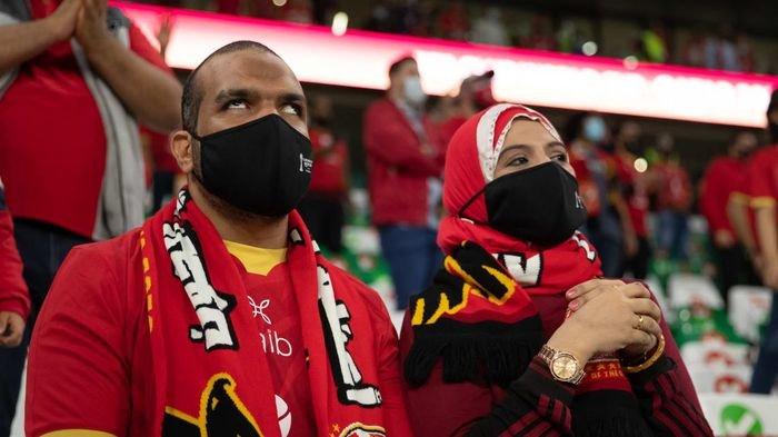 Momen Fans Tunanetra Nonton Piala Dunia Antarklub 2020, Istri Setia Gambarkan Jalannya Pertandingan