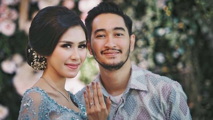 8 Foto Pesona Kecantikan Syahnaz Sadiqah, Lamaran Hingga Resepsi yang Serasi Dengan Ritchie