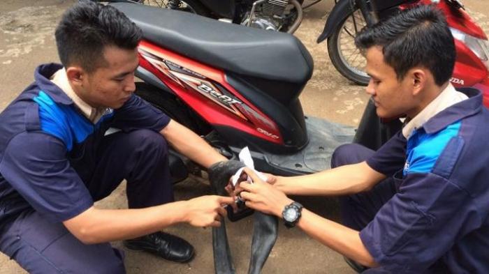 Tambal Ban Bocor Pakai Alat Portabel Ini Hanya Butuh 10 Menit. Diciptakan 2 Siswa SMK Pekalongan