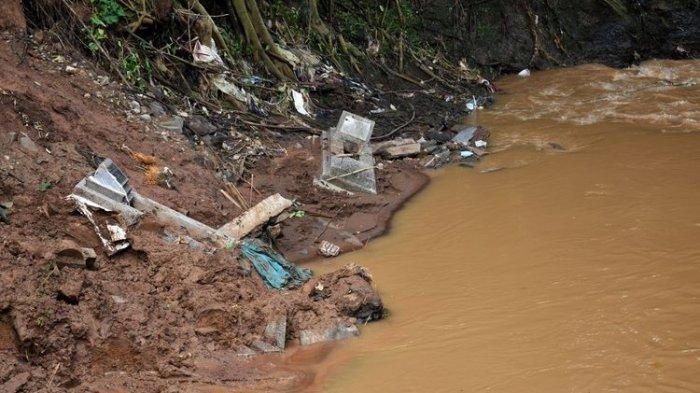 Jenazah di TPU Cikutra Keluar Karena Dihantam Longsor, 37 Makam Akhirnya Dipindahkan