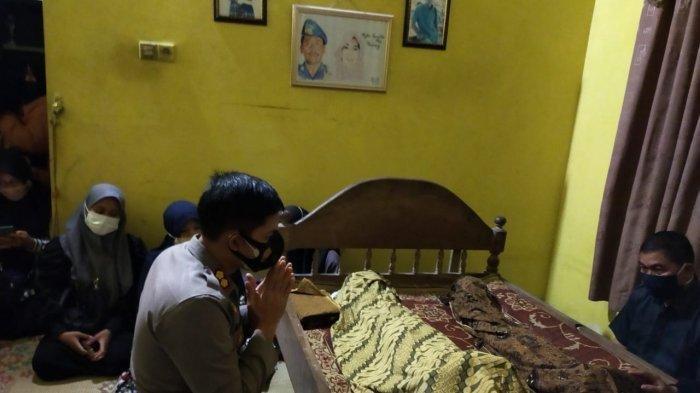 Tangis Kanitreskrim Polsek Miri Aiptu Suwito Kehilangan 2 Anaknya Usai Tersetrum Tiang Lampu