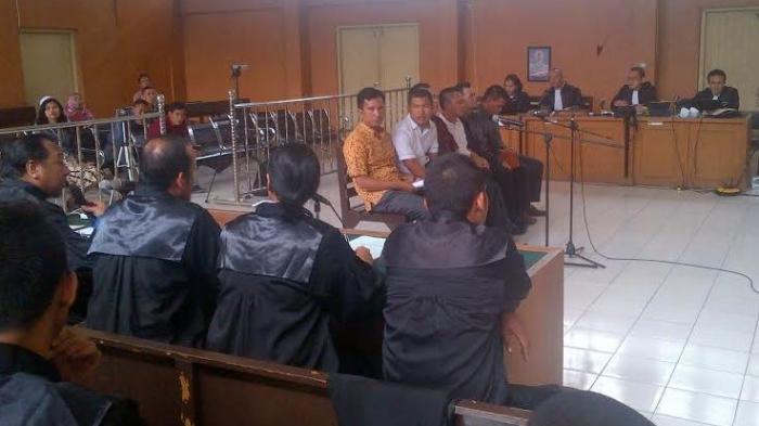 Saksi Meringankan tak Datang, Sidang Lanjut Keterangan Terdakwa