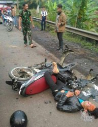 Pengendara Motor Terkapar Berlumuran Darah di Jalinsum Merapi