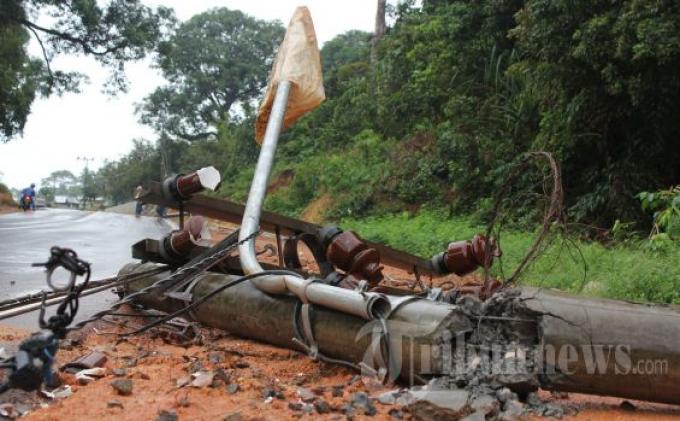 Pulang Mengaji, Dua Bocah Tewas Tertimpa Tiang Listrik