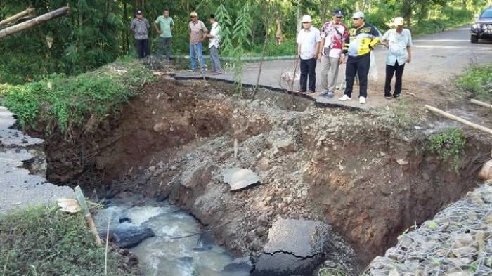 Dinas PU BM Janji Segera Perbaiki Jalan Noerdin Panji