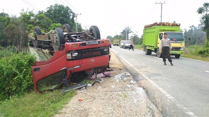 Truk Terbalik di Jalinsum Muratara, Diduga Bawa Minyak Ilegal