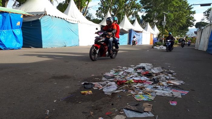 Jorok dan Bau Busuk. Banyak Tumpukan Sampah di Besemah Expo