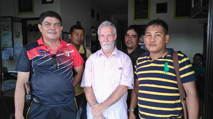 Sempat Tercecer, Dompet Wisatawan Belanda Ditemukan Anggota Polsek Kalidoni