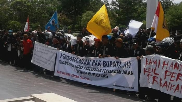 Warga OKU Timur Desak Gubernur Sumsel Segera Perbaiki Jalan Provinsi