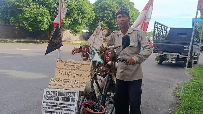 UNTUNG Tiba di Taman Segitiga Emas Kayuagung, Kayuh Sepeda dari Jogja Menuju Nol Kilometer Aceh
