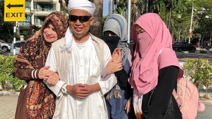 Ustad Arifin Ilham Dikabarkan Kritis, Momen Haru Istri Pertama Hingga Reaksi Ustad Yusuf Mansur