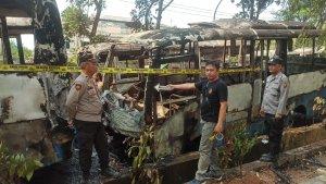 12-bus-trans-musi-terbakar.jpg