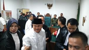 ALEX-NOERDIN-JALANI-SIDANG11.jpg