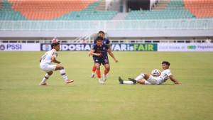 Aksi-pemain-Sumsel-United-saat-menghadapi-Persikad-Depok.jpg