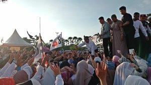 Capres-nomor-urut-01-Anies-Bawesdan-menjumpai-pendukungnya-pada-kampanye-akbar-di-Palembang-2.jpg