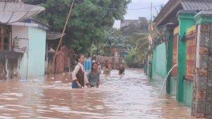 Dilanda-hujan-deras-semalaman-tampak-pemukiman-warga-Muara-Enim-banjir.jpg