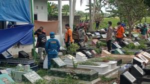 EKHUMASI-JENAZAH-AP-11111.jpg