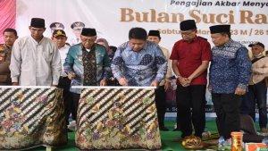 Gubernur-Sumsel-H-Herman-Deru-dan-Wabup-Banyuasin-H-Slamet-ttd-prasasti.jpg