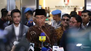 Jokowi-Tunjukkan-Ijazah-Asli-Pakar-Hukum-Minta-Hentikan-Polemik.jpg