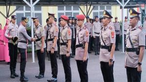 Kapolres-OKI-AKBP-Eko-Rubiyanto-memberikan-selamat.jpg