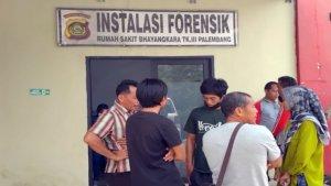 Keluarga-yundi-efran-pria-tewas-dibunuh.jpg