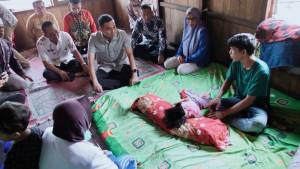 Kisah-Haru-Ruqhayah-Balita-4-Tahun-Tanpa-Anus-di-OKI-Akhirnya-Dioperasi-di-RSMH-Palembang.jpg