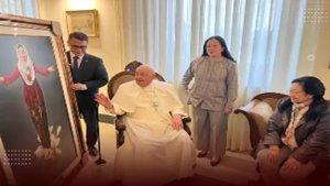 Megawati-beri-Paus-Fransiskus-hadiah.jpg