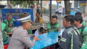 Moment-Operasi-Zebra-Musi-2025-Polantas-Ajak-Ngopi-Ojol-Sambil-Dengarkan-Keluh-Kesah.jpg