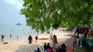 Pantai-Pelawan-di-Desa-Pangke-Barat-Kabupaten-Karimun.jpg