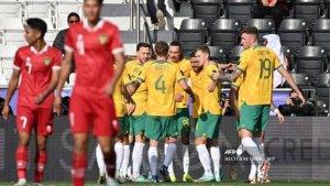 Para-pemain-Australia-merayakan-gol.jpg