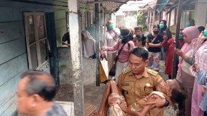 Pasutri-Lansia-Dievakuasi-ke-Rumah-Sakit.jpg