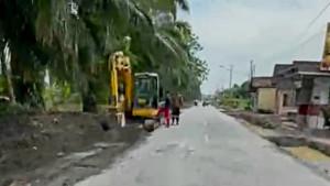 Pelebaran-jalan-Provinsi-di-Buay-Madang-OKUT.jpg