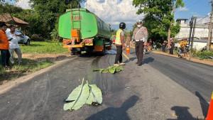 Pemotor-ditabrak-truk-tangki.jpg