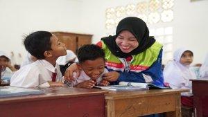 Potret-Pekerja-Pertamina-Tebar-Inspirasi-dan-Kenalkan-Bisnis-Migas-Untuk-Siswa-SD-di-Plaju.jpg